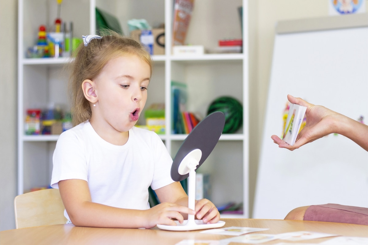 speech-therapy-exercises-games-with-mirror-cards-thumb